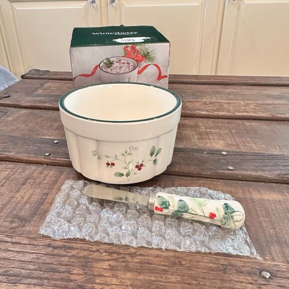 Pfaltzgraff Winterberry Dip Set Bowl & Cheese Spreader Holiday Christmas New - Picture 1 of 6
